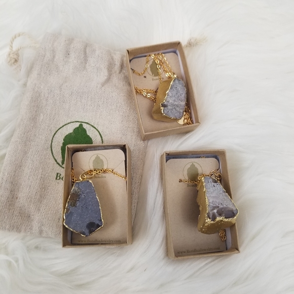 Purple Rainbow Aura Quartz Crystal - Picture 4 of 4